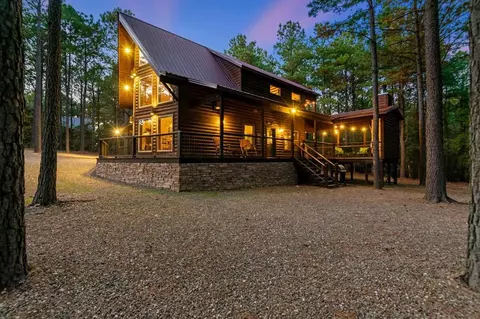 565 Sugar Pine Loop, Broken Bow, OK 74728 photo 2