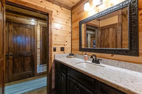 565 Sugar Pine Loop, Broken Bow, OK 74728 photo 19
