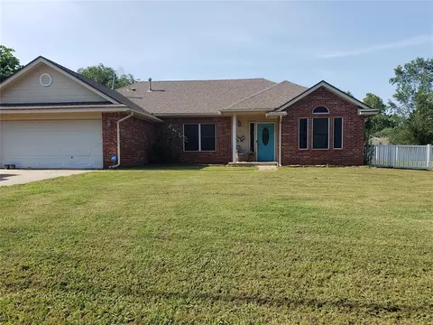 715 W Highland St, Tecumseh, OK 74873
