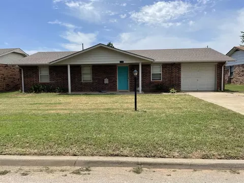 717 N Elm Ave, Geary, OK 73040