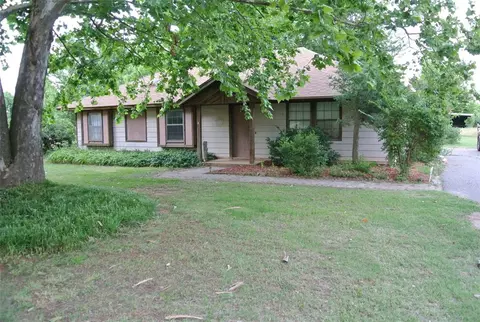 4000 Doris Ln, Mustang, OK 73064