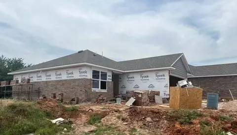 11428 SW 12th St, Yukon, OK 73099