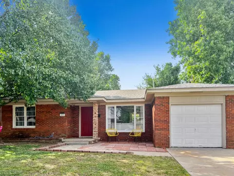 633 E Frolich Dr, Midwest City, OK 73110