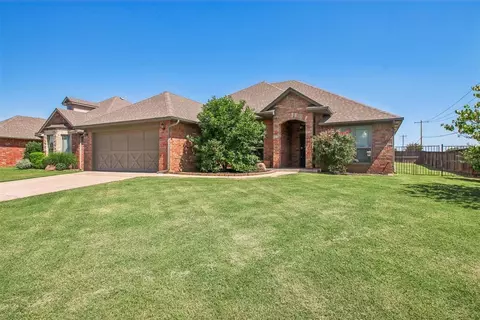 4741 Rosewood Ct, Noble, OK 73068