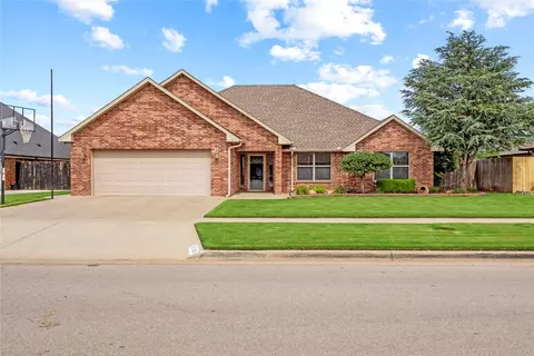 3116 Fairway Dr, Weatherford, OK 73096
