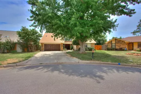 10104 Thompkins Ln, Oklahoma City, OK 73162