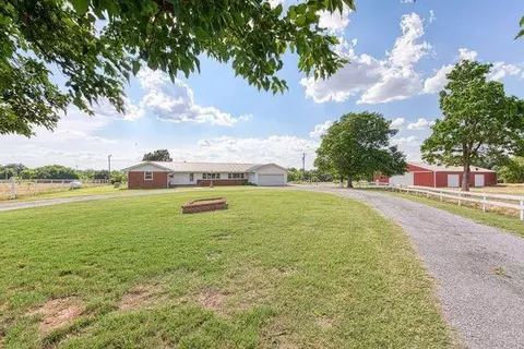 1100 W Shepherd St, Seiling, OK 73663 photo 2