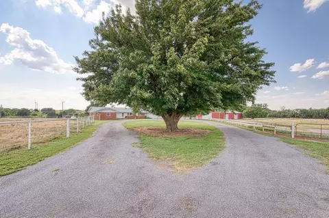 1100 W Shepherd St, Seiling, OK 73663 photo 3
