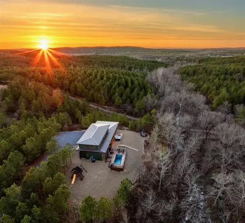 805 Woodland Bluff Trl, Broken Bow, OK 74728