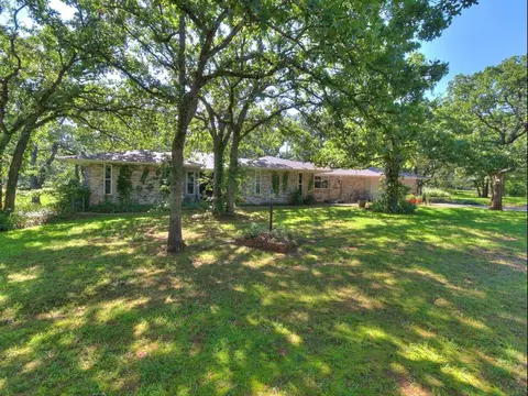 2230 Blue Creek Pkwy, Norman, OK 73026