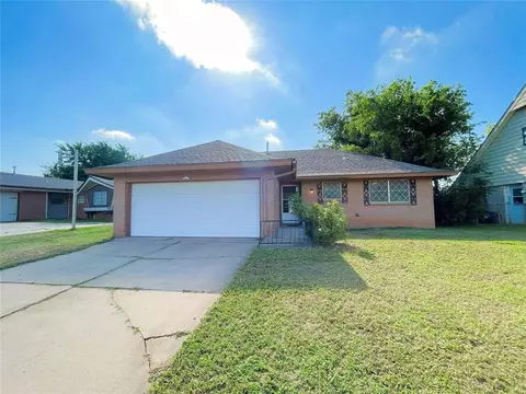 112 Oakside Dr, Moore, OK 73160