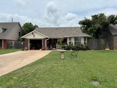 4023 SW Sunflower Ln, Lawton, OK 73505