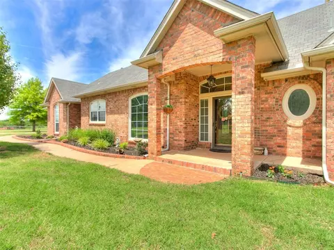 3801 SE 108th St, Moore, OK 73160