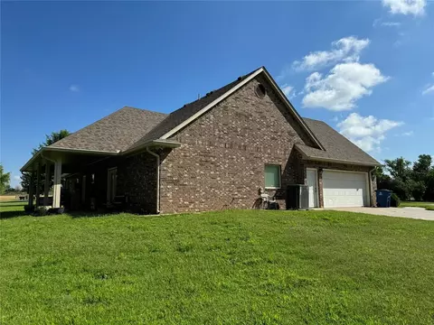 1107 N Cemetery Rd, Tuttle, OK 73089 photo 9