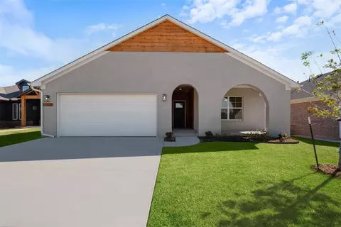 17528 Moss Farm Rd, Edmond, OK 73012
