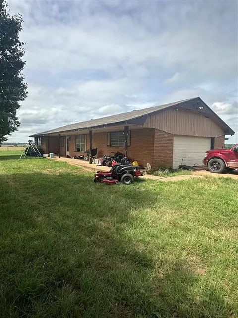 16973 May Ave, Lindsay, OK 73052