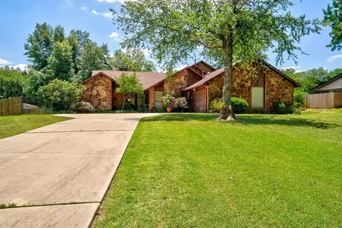 7 Dustin Cir, Shawnee, OK 74804
