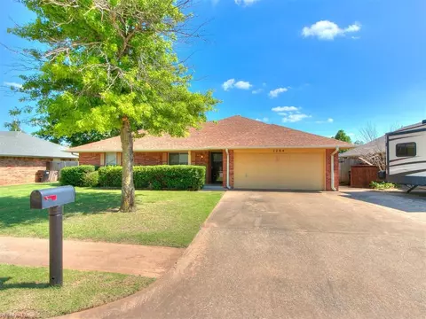 1204 NE 22nd St, Moore, OK 73160