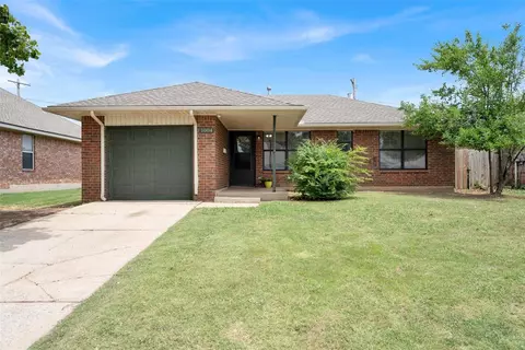 1004 N Gale Ave, Moore, OK 73160