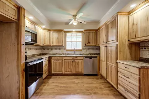 3900 E Waterloo Rd, Edmond, OK 73034 photo 11