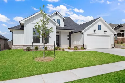 15921 Flint Dr, Moore, OK 73170 photo 2