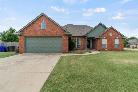 5114 Cypress Lake Dr, Norman, OK 73072