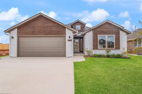 3828 NW 176th St, Edmond, OK 73012