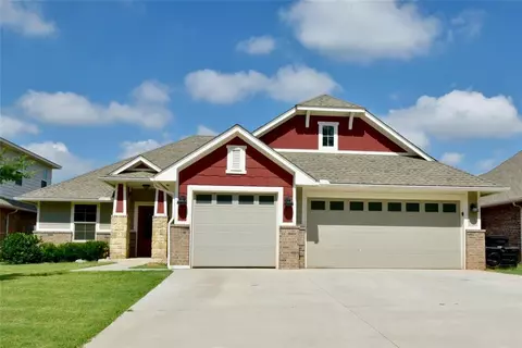 2205 Creek Side Cir, Moore, OK 73160