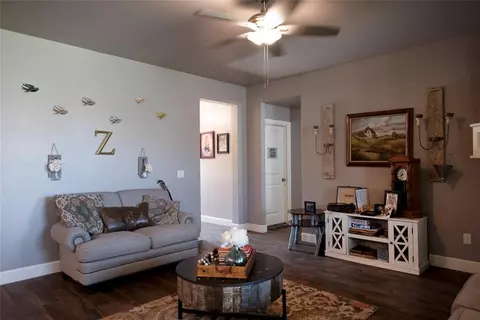 2205 Creek Side Cir, Moore, OK 73160 photo 7