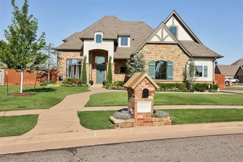 19229 Greenery Ln, Edmond, OK 73012