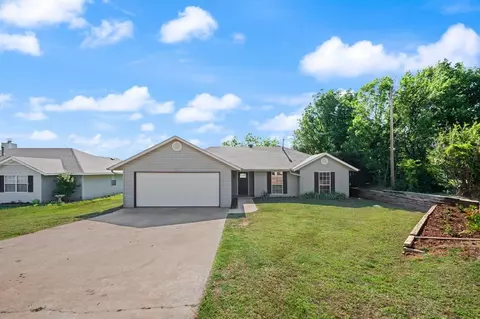 401 S 17th St, Guthrie, OK 73044