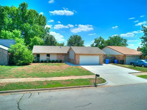 2120 Oakvista Cir, Norman, OK 73071