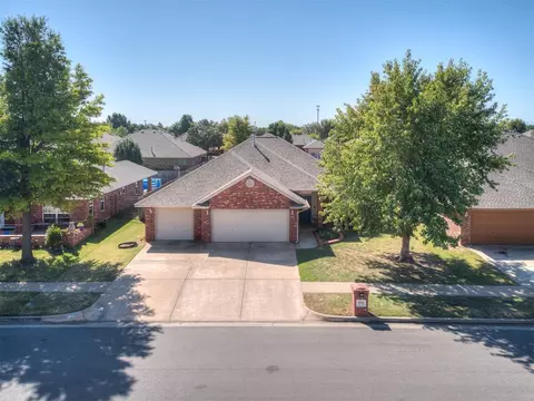 1912 NW 174th St, Edmond, OK 73012