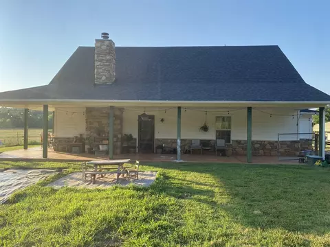 10687 N Harrah Rd, Harrah, OK 73045