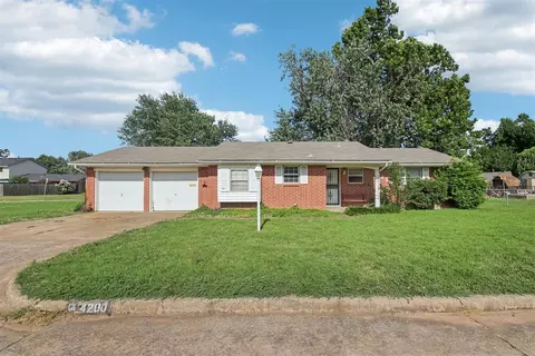 4200 Kim Dr, Del City, OK 73115