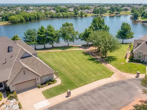 209 Boulevard Du Lac, Norman, OK 73071