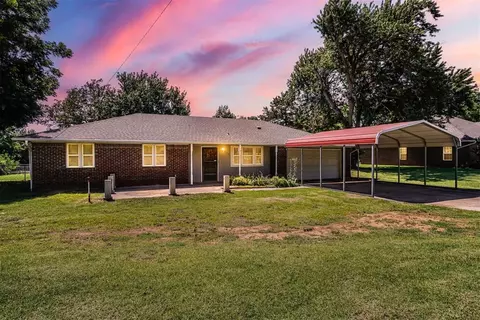 315 S Roselawn Ave, Midwest City, OK 73130