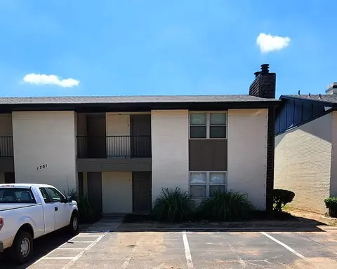 1701 E Lindsey St #1, Norman, OK 73071
