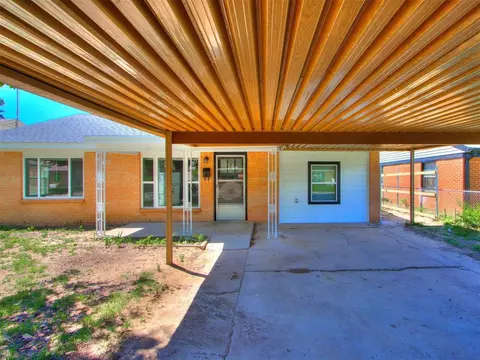 713 W Dewey St, Shawnee, OK 74801