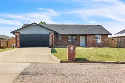 125 Meadows Ln, Shawnee, OK 74804