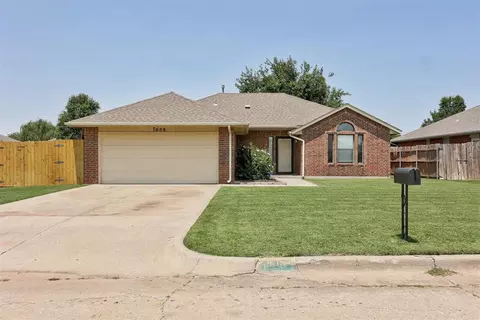 1009 NW 18th St, Moore, OK 73160