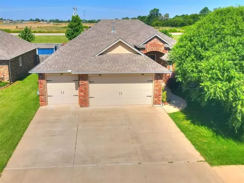 3713 Lambeth St, Mustang, OK 73064