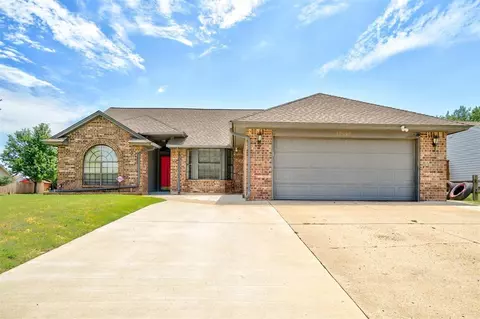 10400 Bradford Way, Yukon, OK 73099