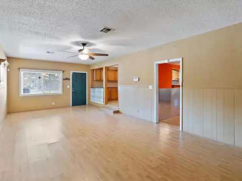 206 E Apache St, Lindsay, OK 73052 photo 7