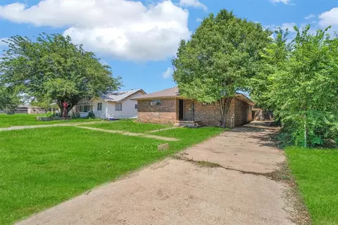 512 N Hightower St, Altus, OK 73521 photo 2