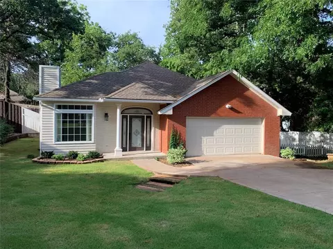 106 Woodstock Ln, Pauls Valley, OK 73075