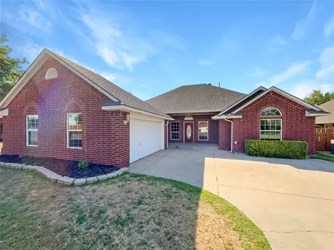 612 Wicket Pl, Yukon, OK 73099