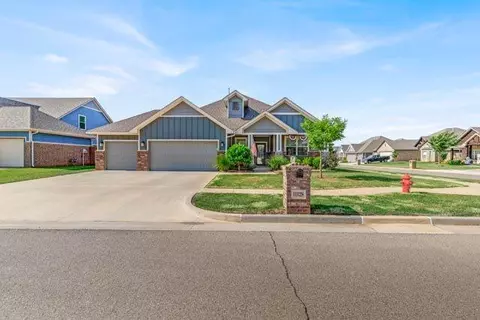 11128 SW 31st St, Yukon, OK 73099