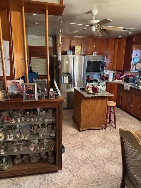 1213 Hickory St, Altus, OK 73521 photo 4