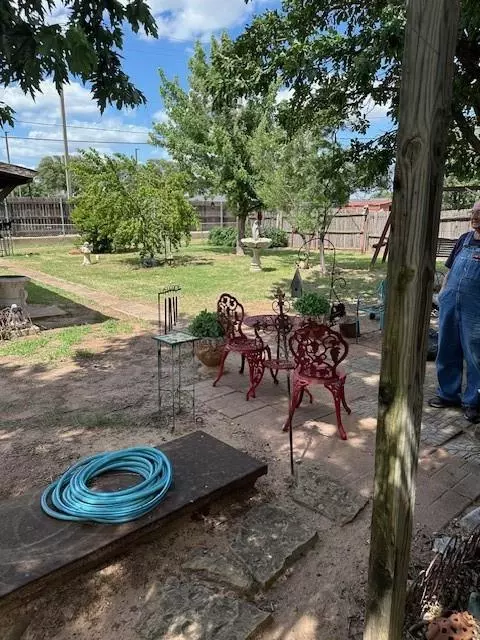 1213 Hickory St, Altus, OK 73521 photo 12